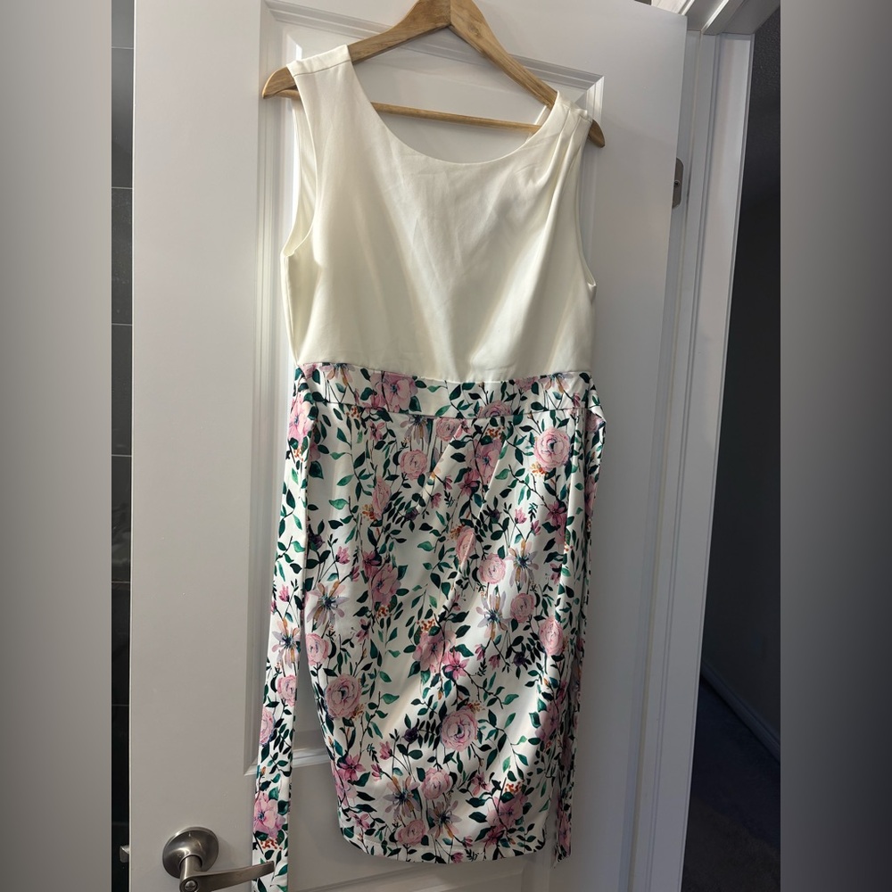 Floral Sleeveless Dress - White and Pink